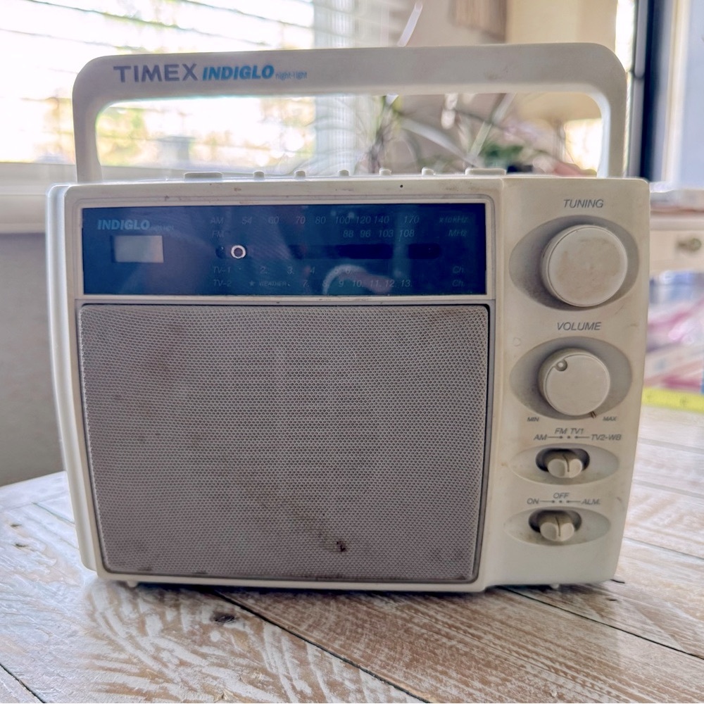 📻Vintage Timex Indiglo Radio📻